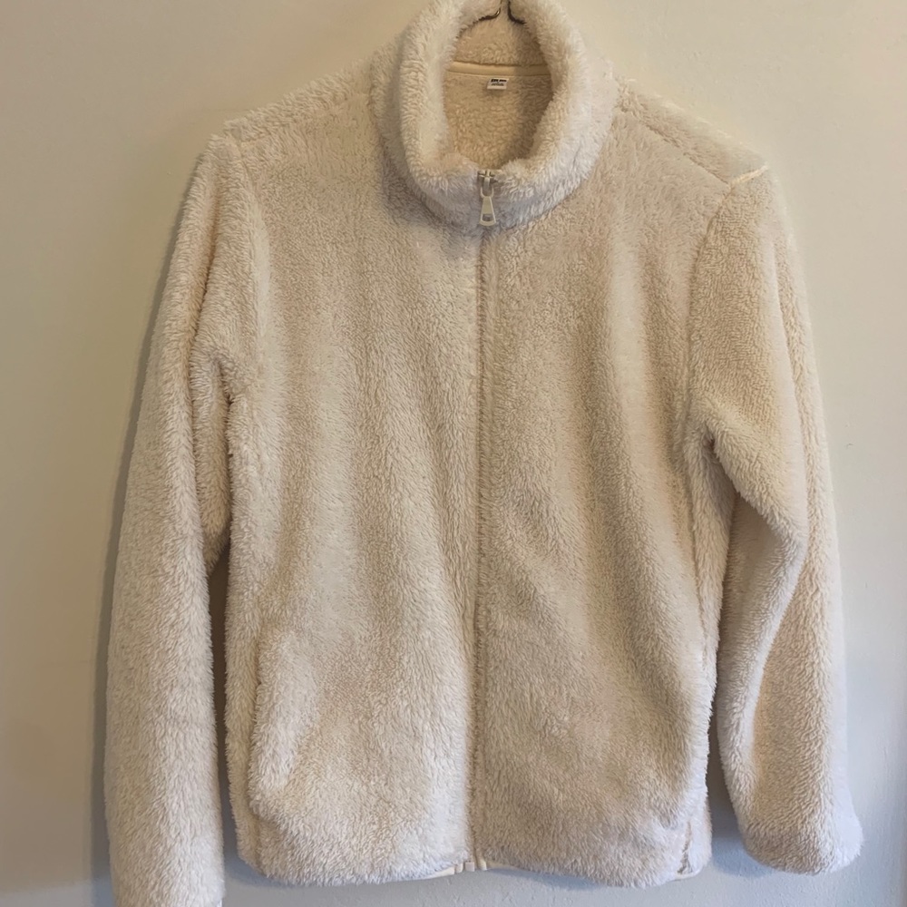 Uniqlo White Fuzzy Sherpa Jacket